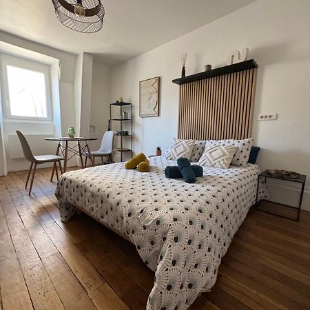 Charmant Appartement Au Coeur De Bourges Exteriör bild