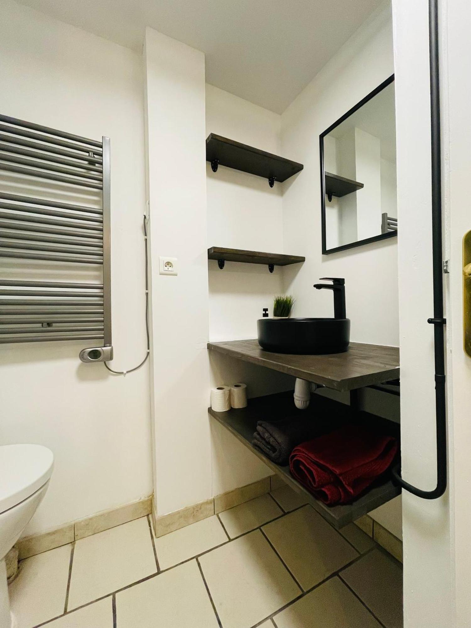 Charmant Appartement Au Coeur De Bourges Exteriör bild