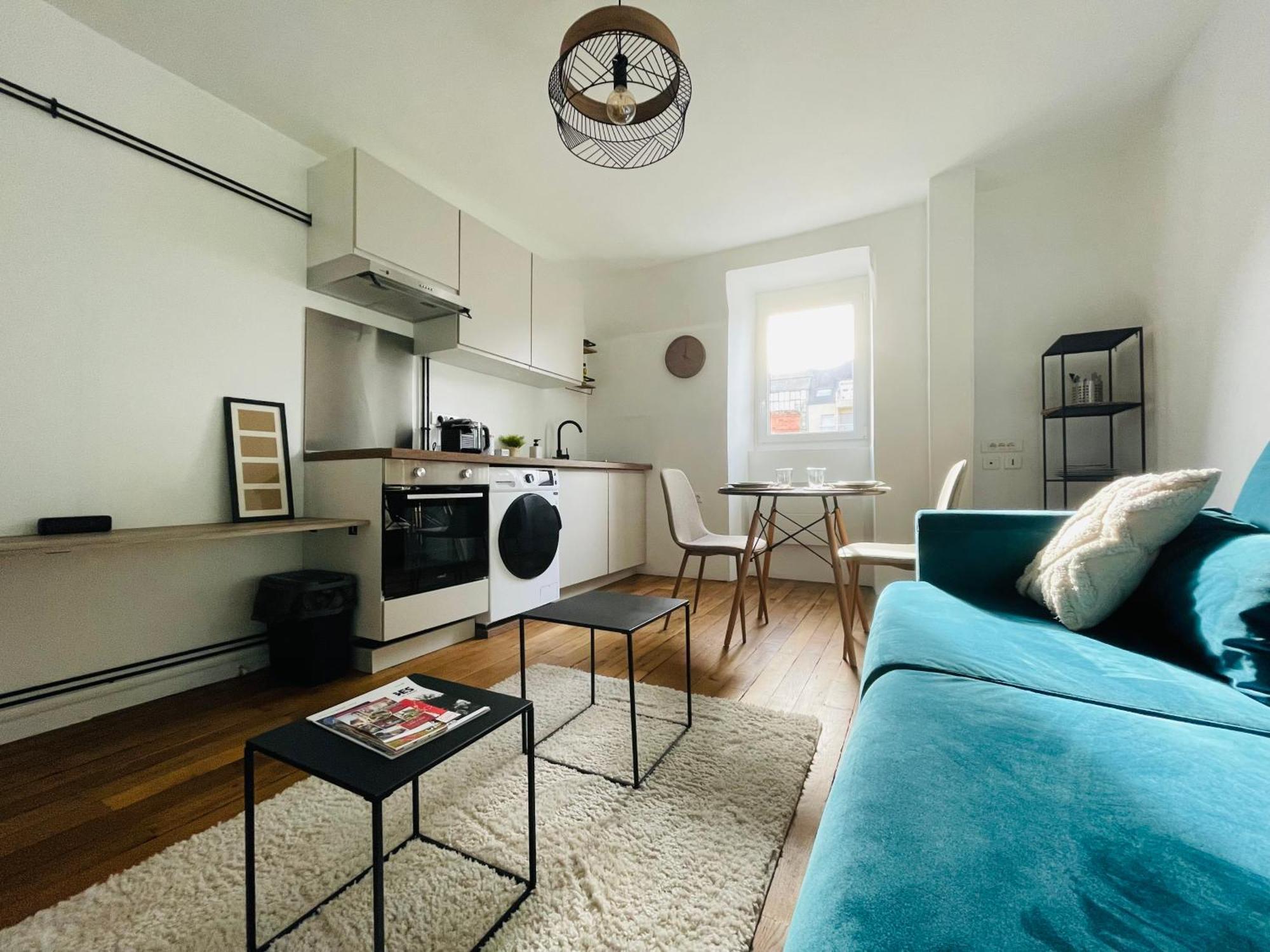 Charmant Appartement Au Coeur De Bourges Exteriör bild