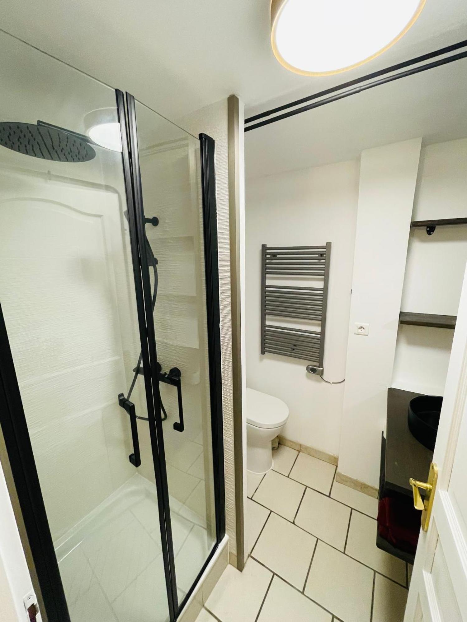 Charmant Appartement Au Coeur De Bourges Exteriör bild