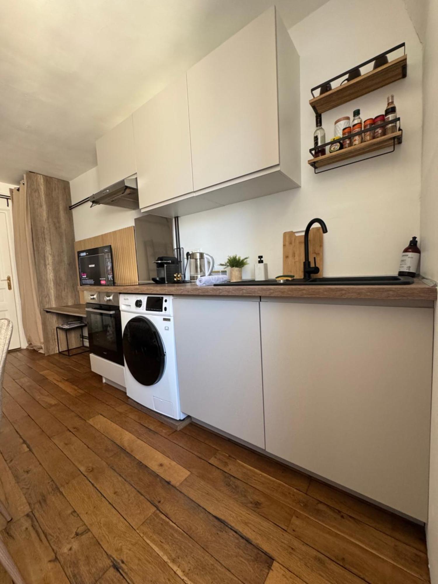 Charmant Appartement Au Coeur De Bourges Exteriör bild