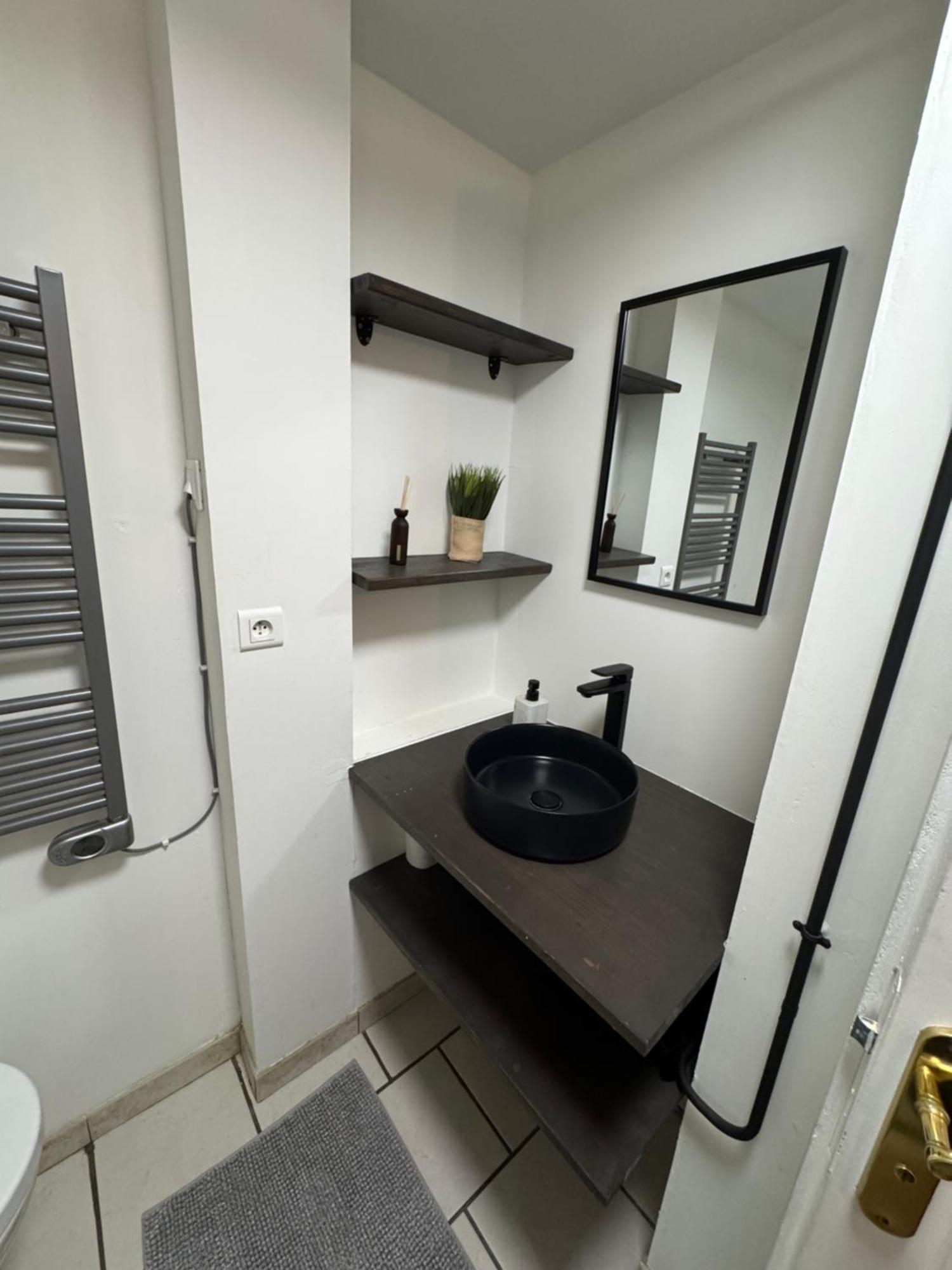 Charmant Appartement Au Coeur De Bourges Exteriör bild