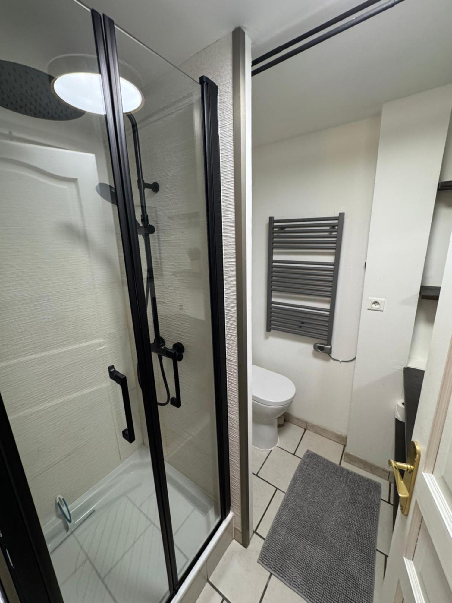 Charmant Appartement Au Coeur De Bourges Exteriör bild